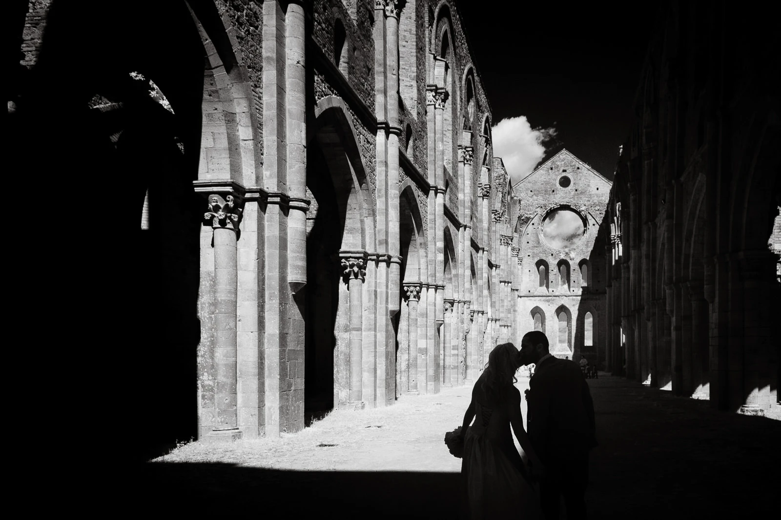 Andrea Cittadini Wedding Photographer Umbria and Tuscany - 70 Andrea Cittadini Photography - Elopement photographer San Galgano Abbey