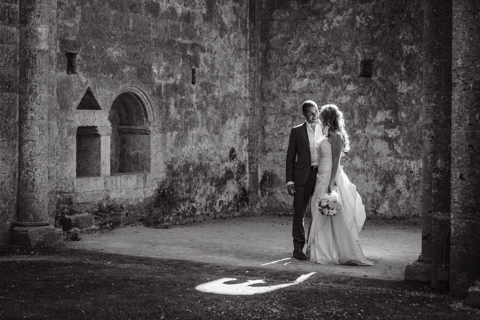 Andrea Cittadini Wedding Photographer Umbria and Tuscany - 112 Andrea Cittadini Photography - Elopement photographer San Galgano Abbey