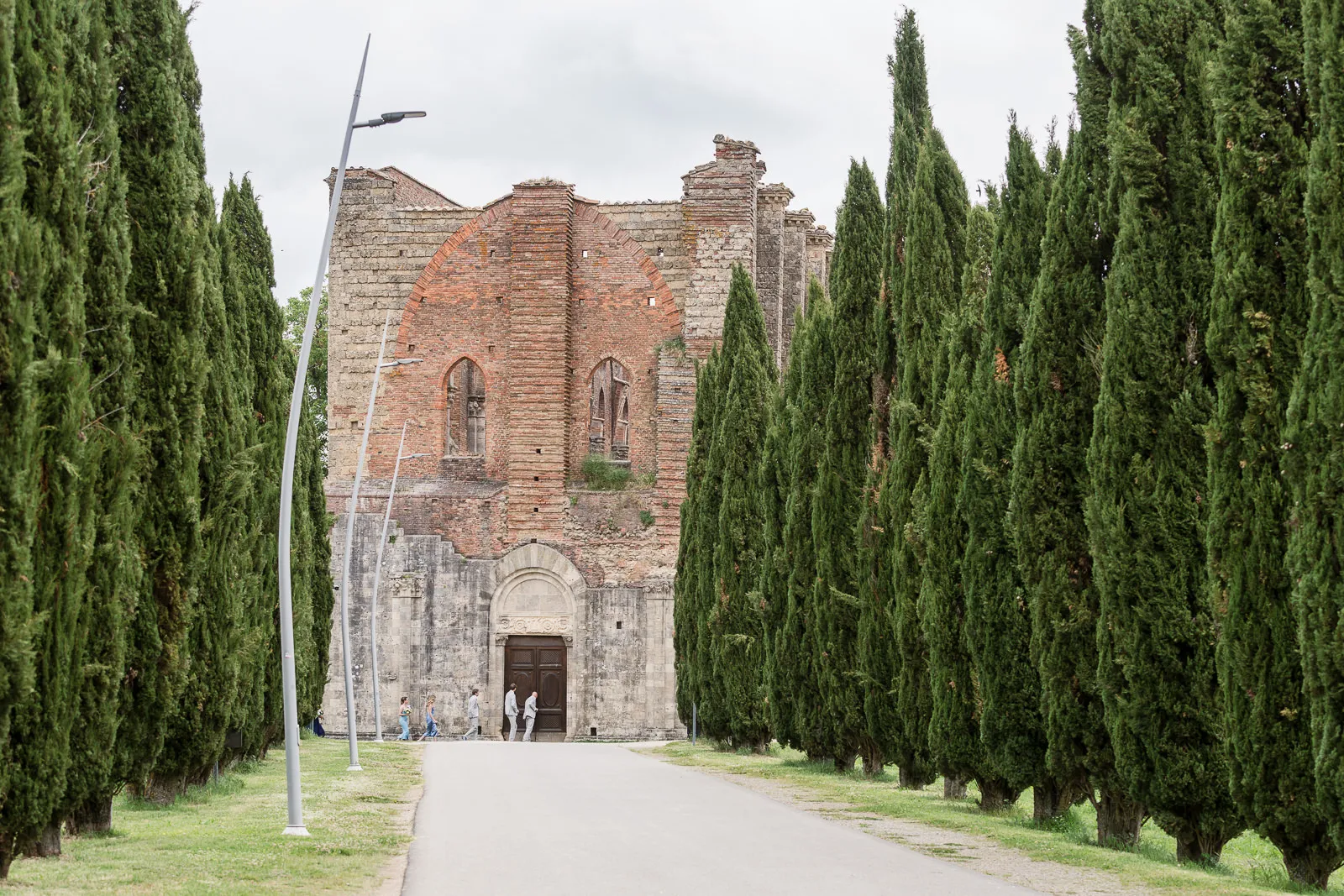 Andrea Cittadini Wedding Photographer Umbria and Tuscany - 2 Tuscany Elopement - wedding photographer tuscany - San galgano abbey