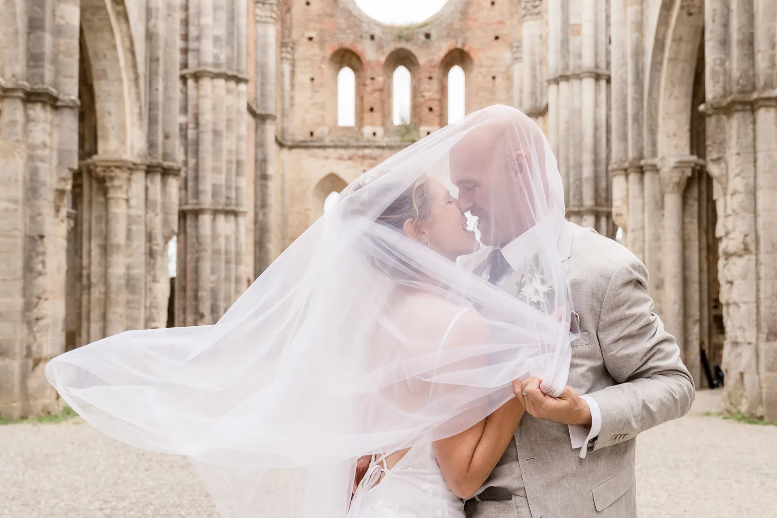 Andrea Cittadini Wedding Photographer Umbria and Tuscany - 6 Tuscany Elopement - wedding photographer tuscany - San galgano abbey