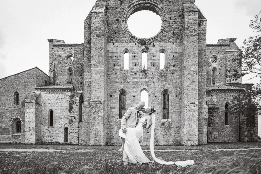 Tuscany Elopement - wedding photographer tuscany - San galgano abbey